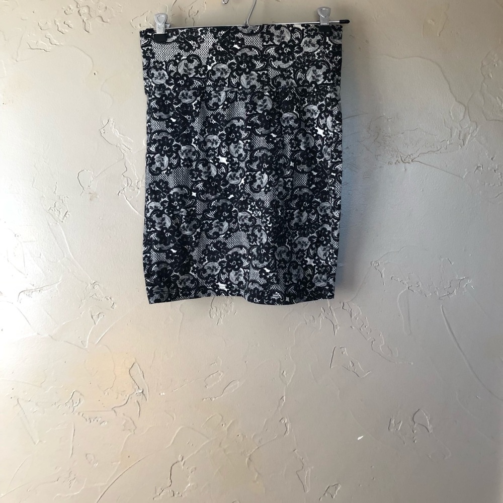 Mini skirt - Picture 2 of 2